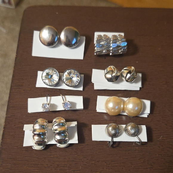 Vintage Clip On Earrings - Picture 1 of 10